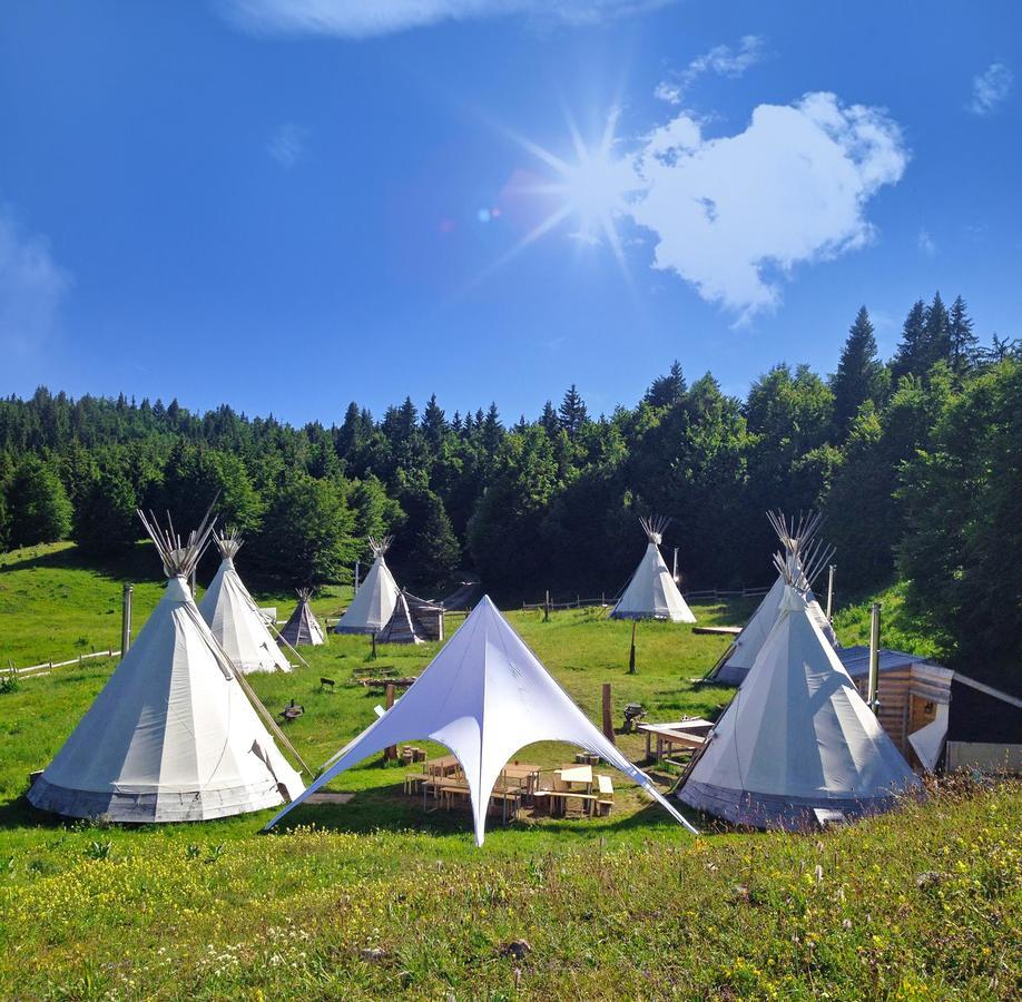 Village Tipi La Féclaz Exteriör bild