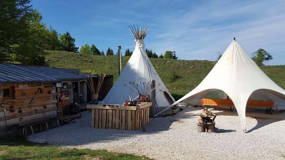 Village Tipi La Féclaz Exteriör bild