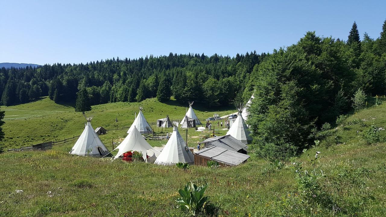Village Tipi La Féclaz Exteriör bild