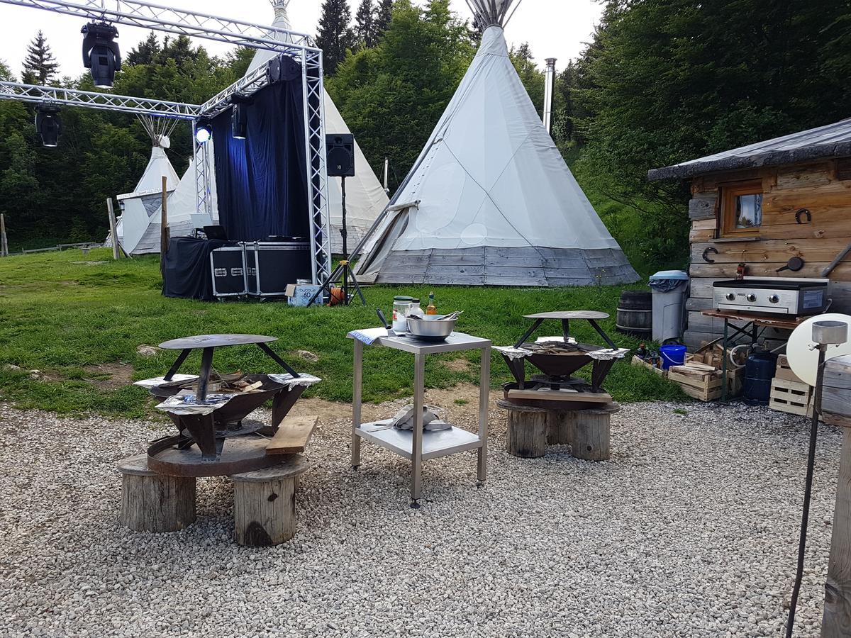 Village Tipi La Féclaz Exteriör bild